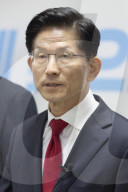 Conservative Presidential Candidate Kim Moon-soo Claims Party Is Forcing Him To Merge With Independent Rival
