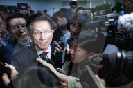 Conservative Presidential Candidate Kim Moon-soo Claims Party Is Forcing Him To Merge With Independent Rival