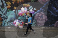 Jamaica Market Offers Large Flower Sale For Mother's Day In Mexico