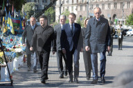Ukrainian President and European leaders pay tribute to fallen warriors in Kyiv