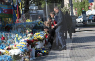 Ukrainian President and European leaders pay tribute to fallen warriors in Kyiv