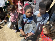 Emeregency food distribution in Gaza