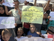 Emeregency food distribution in Gaza