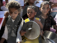 Emeregency food distribution in Gaza