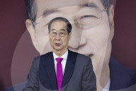 Han Duck-soo Bows Out Of Presidential Race, Vows To Accept Result With Humility
