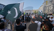 Kashmir Ceasefire: Pakistanis Rejoice In Athens