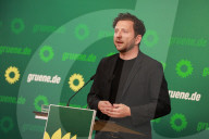 Press Conference With Felix Banaszak
