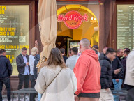 Crowd Outside Hard Rock Cafe In Prague