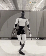 Elon Musk Tesla robot can now dance
