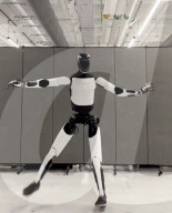Elon Musk Tesla robot can now dance