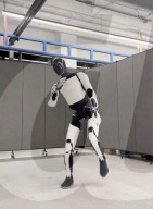 Elon Musk Tesla robot can now dance