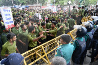 Hundreds Of Nursing Students Blocked A Shahbagh Intersection In Dhaka .