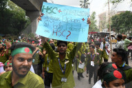 Hundreds Of Nursing Students Blocked A Shahbagh Intersection In Dhaka .