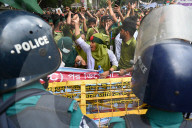 Hundreds Of Nursing Students Blocked A Shahbagh Intersection In Dhaka .
