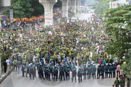 Hundreds Of Nursing Students Blocked A Shahbagh Intersection In Dhaka .