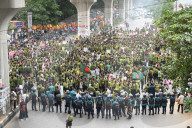 Hundreds Of Nursing Students Blocked A Shahbagh Intersection In Dhaka .