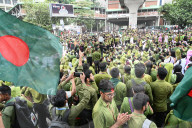 Hundreds Of Nursing Students Blocked A Shahbagh Intersection In Dhaka .