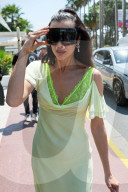 PEOPLE - Cannes 2025: Irina Shayk vor dem Martinez Hotel