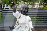 Statues of baby founders of Kyiv in vyshyvankas 