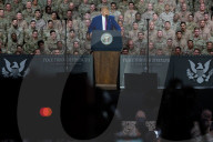 Trump visits US troops stationed in Qatar