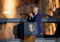 Trump visits US troops stationed in Qatar
