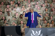 Trump visits US troops stationed in Qatar