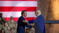 Trump visits US troops stationed in Qatar
