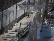 Mexican Navy Tall Ship's Mast Strikes Brooklyn Bridge