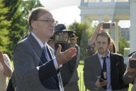 DC: Dir NEC Hassett hold a White House gaggling