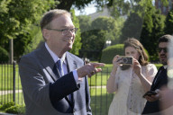 DC: Dir NEC Hassett hold a White House gaggling