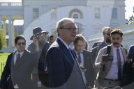 DC: Dir NEC Hassett hold a White House gaggling