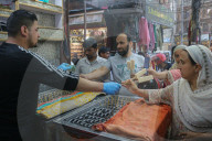 Hot Weather In Kashmir