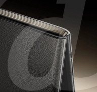 Foldable laptop doubles as a touch screen tablet