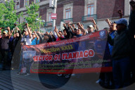 Teachers Block National Palace To Demand Repeal Of The 2007 ISSSTE Law