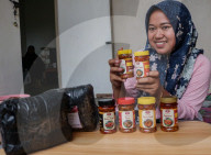 Chili Sauce Packaging For Export By Indonesian Micro Enterprises 