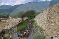 Heat Wave Continues In Kashmir