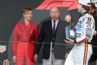 ROYALS -  Albert II von Monaco und Prinzessin Charlene auf dem Podium des GP Formel 1 von Monaco