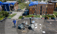 St Louis digs out from tornado damage