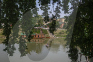 Hot Weather In Kashmir