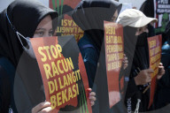 Environtment Activist Protest Against Captive Coal Power Plant