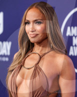 2025 American Music Awards - Winners Walk