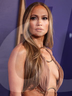 2025 American Music Awards - Winners Walk