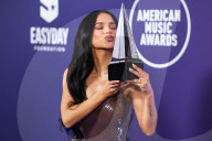 2025 American Music Awards - Winners Walk