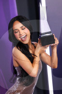 2025 American Music Awards - Winners Walk