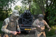 Artillery crew of Ukraine Rifle Battalion on front line