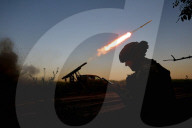 Artillery crew of Ukraine Rifle Battalion on front line