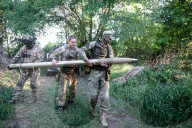 Artillery crew of Ukraine Rifle Battalion on front line