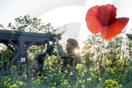 Artillery crew of Ukraine Rifle Battalion on front line