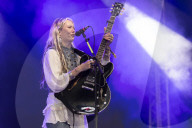 Nieve Ella performs at Neighbourhood Festival