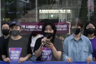 Feminist Group Demands Lee Jun-seok Resign Over Misogynistic Remarks